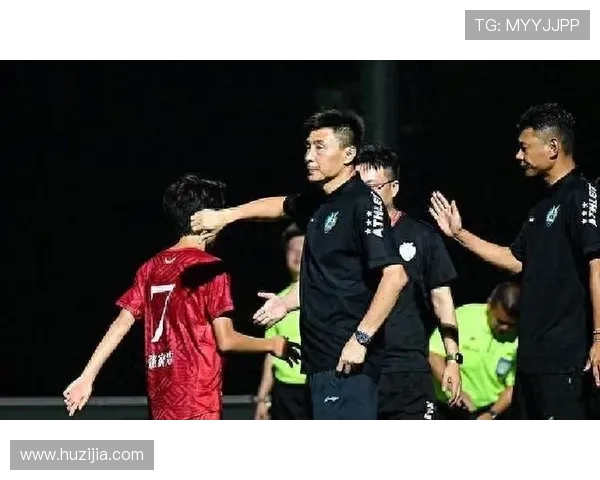 李玮锋回应执教邀约 表示未来将专注于青训发展 李玮锋回应执教邀约 表示未来将专注于青训发展