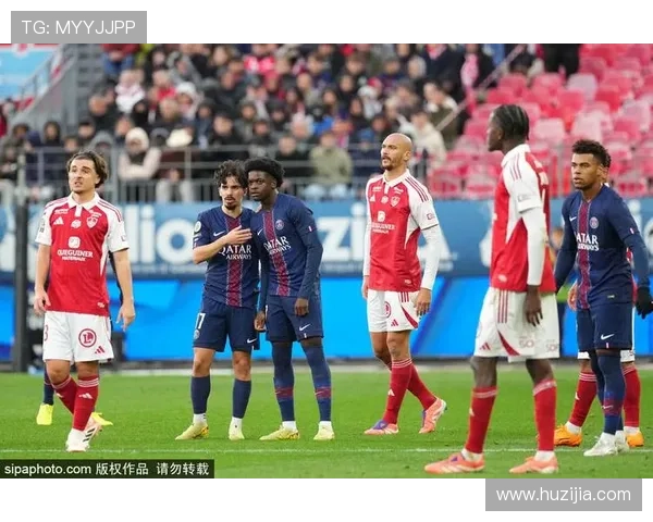 阿什拉夫状态爆棚生涯首度单年进球上双近五次首发贡献两球三助